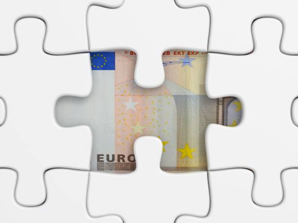 istock Euro money finance puzzle 2005059313