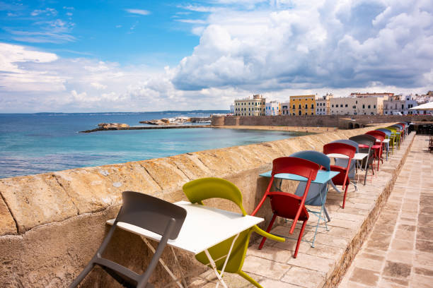 istock Small outdoor cafe on seaside in Italy in summer 2005123321