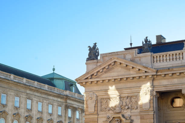 palácio real, castelo de buda, budapeste, hungria - budapest royal palace of buda architectural styles architecture - fotografias e filmes do acervo