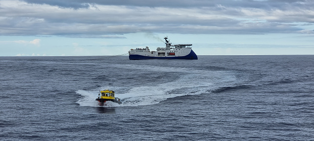 Oil and gas offshore seismic operations require use of small boats to perform work on seismic gear