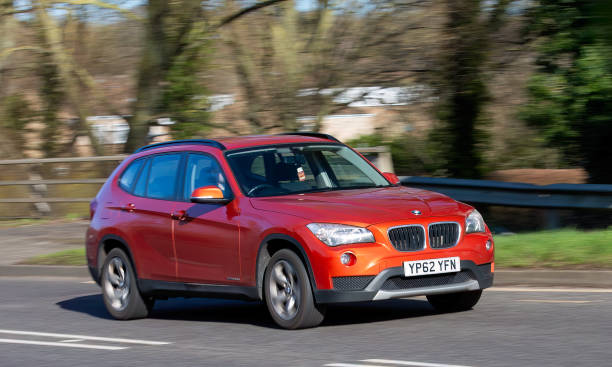 bmw x1 car - bell stock-fotos und bilder