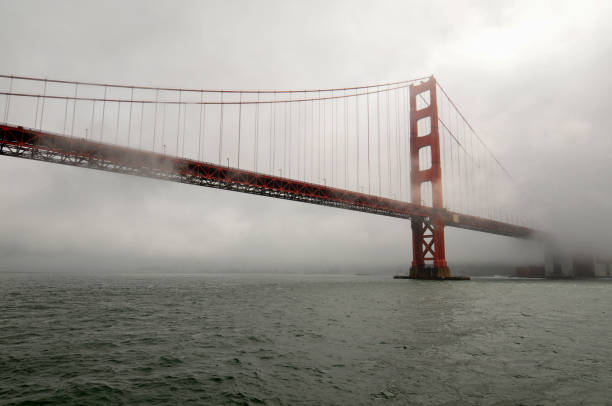 istock A fog-shrouded Golden Gate Bridge 2006254017
