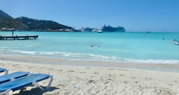 philipsburg, st maarten - philipsburg st martin dutch st martin commercial dock harbor foto e immagini stock