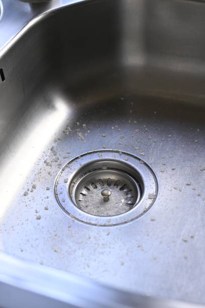 Lifehacks; Baking soda poured to unclog drainage system at home