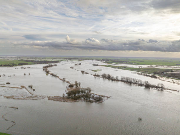 istock IJssel river with overflowing floodplains  after heavy rainfall at Wilsum 2007400939