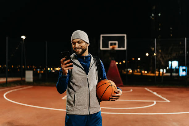 istock Nighttime messages on court 2008065114