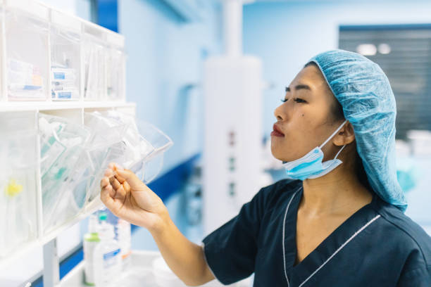 istock nurse at the pharmacy clinic 2008242182
