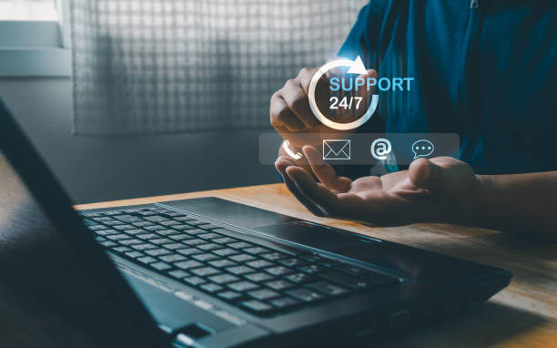 istock Business people showing virtual 24-7 technical support for worldwide nonstop and full-time available contact us concept. Assistance customer service technology, client consulting care with call center 2008707675