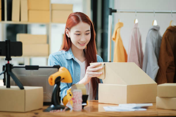 istock Small Business Owner Preparing Order for Shipment 2009035992