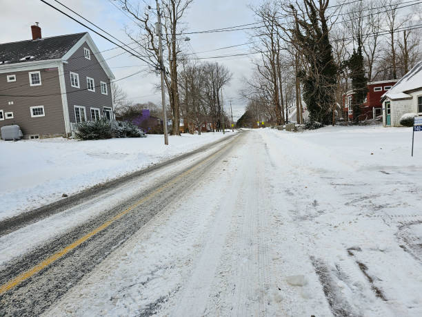 istock Snowy Suburban Street 2009937831