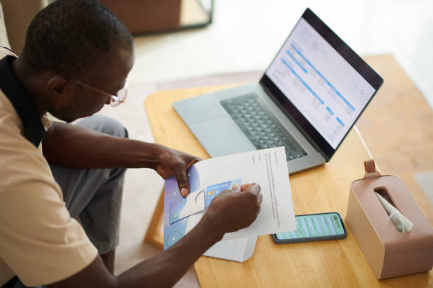 istock Opening Letter with Credit Card 2010073058