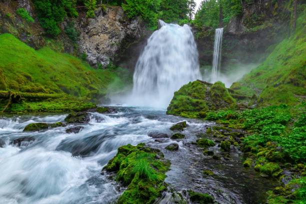 istock Sahalie Falls Columbia River Gorge 2010495748