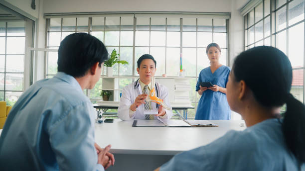 istock Patient came to see an orthopedic doctor. 2010684548