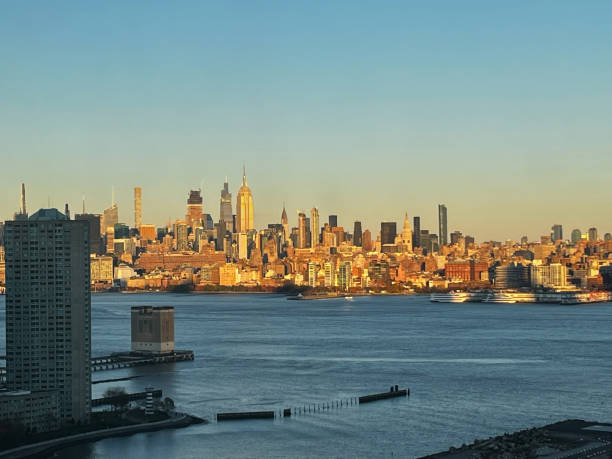 istock View of Manhattan from New Jersey 2010686689
