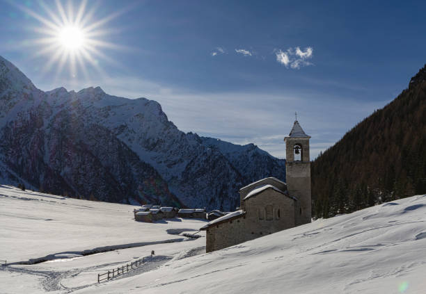 istock Val di Rezzalo 2010958635