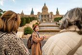 tourist-guide-showing-the-city-to-group-of-seniors.jpg?b=1&s=170x170&k=20&c=qxaj3vyfVcIqr-c9flr-472orkiinziZGW6J2mCglV4=
