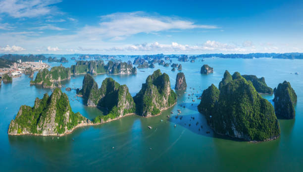 istock Ha Long Bay, Vietnam 2012060127