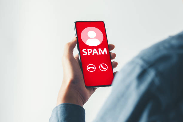istock Businessman got spam alert. emergency system hacked alert. scam and cyber security concept. 2012367799