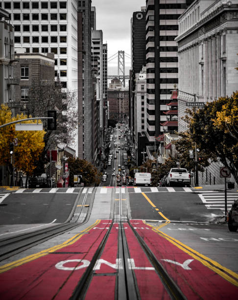 istock downhill street san francisco black and white 2012511041