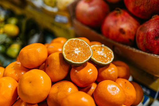Tasty tangerines for sale at Al-Mubarakiya Bazaar in Kuwait City.