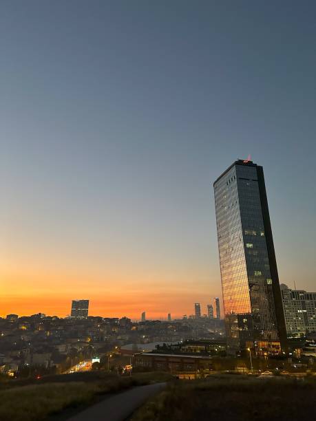 istock Horizon sunset skyscraper city wallpaper 2013057768