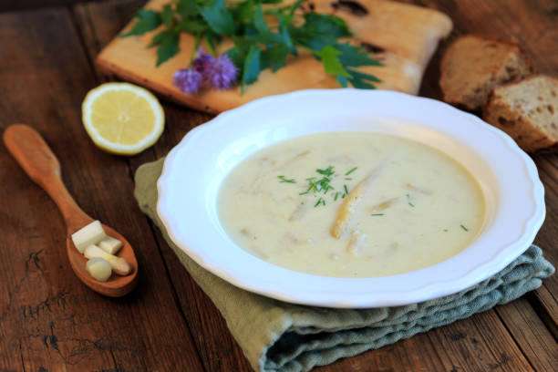istock Asparagus cream soup on a white plate 2013090885