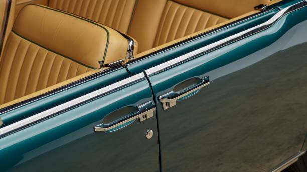 1960s green car - vehicle door vintage car collectors car sedan - fotografias e filmes do acervo