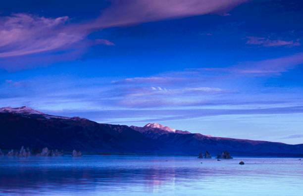 istock Mono Lake and Tufa Formations 2013977131