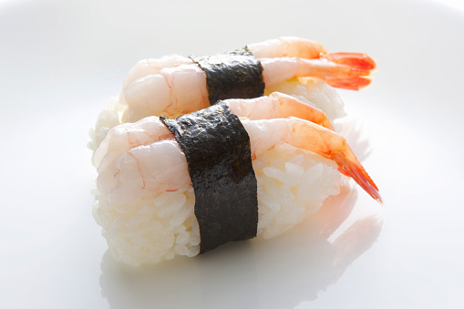Sushi, which can be said to be the representative of Japanese cuisine, is enjoyed by a wide range of people in various forms, from high-class cuisine to conveyor belt sushi.