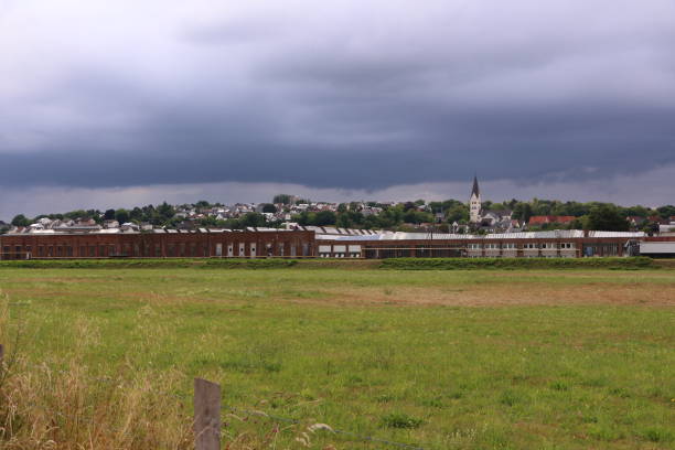 beautiful summer day in wickede an der ruhr - czerwonki zdjęcia i obrazy z banku zdjęć