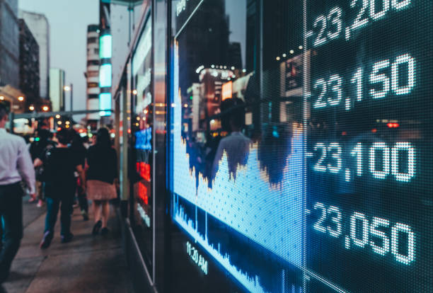 istock Digital Stock Market Display in an Urban Setting at Twilight 2015032768