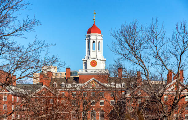 dunster house - harvard university - cambridge massachusetts - dunster house стоковые фото и изображения