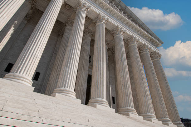 circuit court legal system - gerechtigheid fotos stockfoto's en -beelden