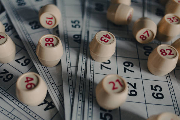 beczki z liczbami na polu gry lotto - opponens pollicis zdjęcia i obrazy z banku zdjęć