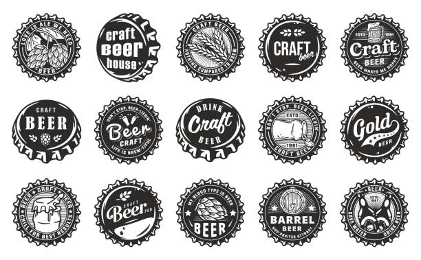 illustrations, cliparts, dessins animés et icônes de ensemble de bières rétro vintage badges et étiquettes pour la conception de brassée dans une brasserie artisanale. collection de logos de bières et de brasseries de qualité supérieure pour les pubs et les bars. bouchon de bière ou bouchon en métal - couvercle