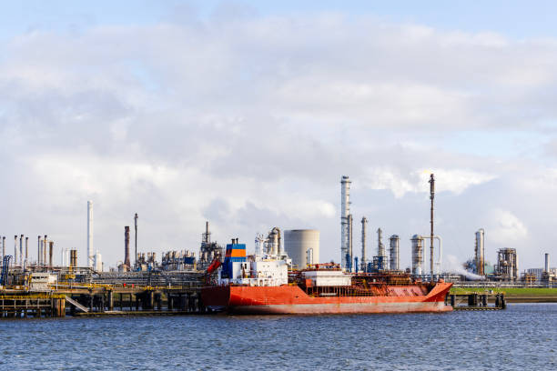 istock Oil refinery and LPG tanker ship 2015910878