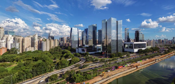 sao paulo városának látképe, marginal pinheiros terület - são paulo témájú stock jellegű vizuális alkotások, jogdíjmentes fotók és képek
