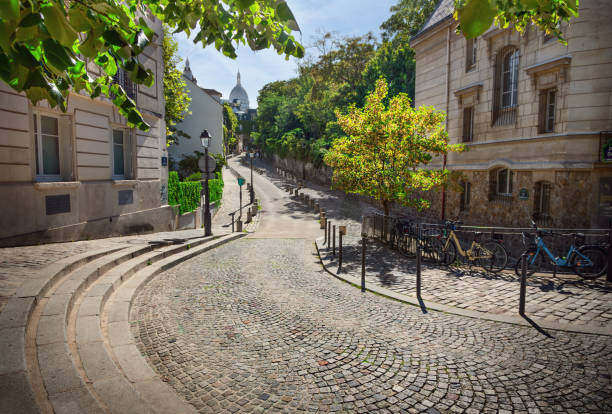 street in quarter montmartre in paris - montmartre paris france basilique du sacre coeur france ストックフォトと画像