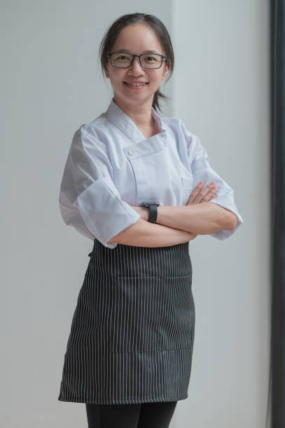 imagen de retrato de aprendiz de cocina femenina asiática - hygiene food chef trainee fotografías e imágenes de stock