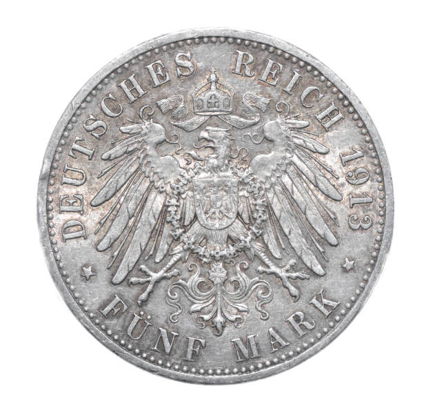wilhelm ii deutscher kaiser könig von preussen busto del rey a la derecha 1913 deutsches reich 5 funf moneda auténtica, reverso aislado sobre fondo blanco - deutsches reich fotografías e imágenes de stock