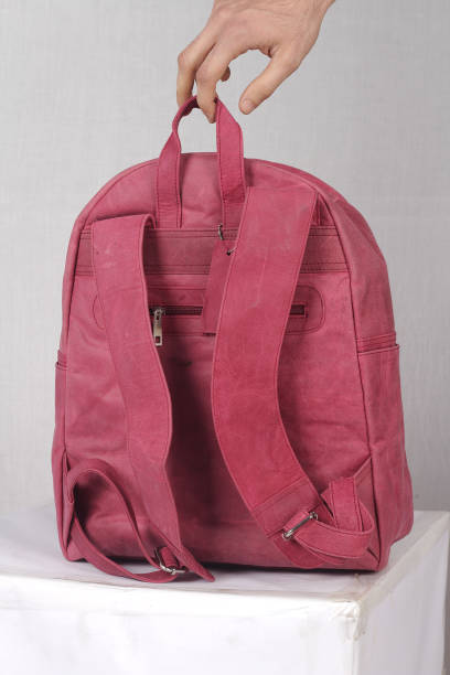 istock Leather school bag pink colour 2018089044