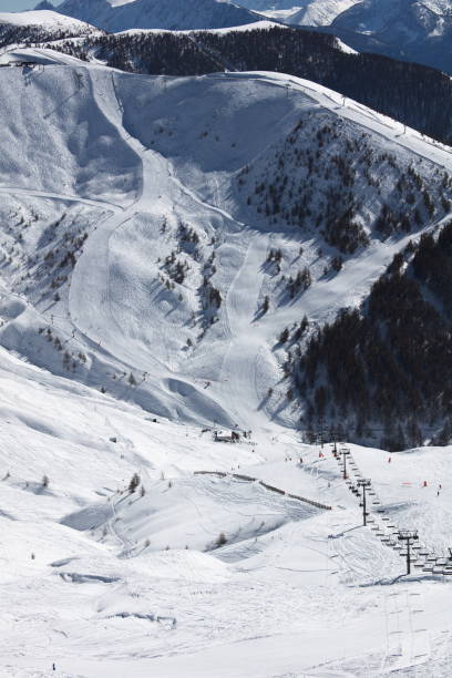 istock Diving towards station 2000; La Foux d’Allos; Allos 2018483793