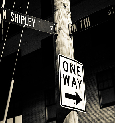 One way sign between N Shipley Street