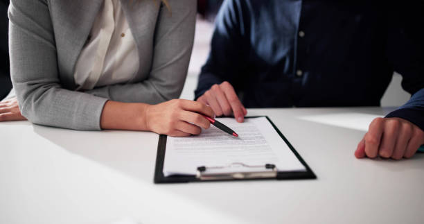 istock Lawyer Contract Mediation And Review 2019448145