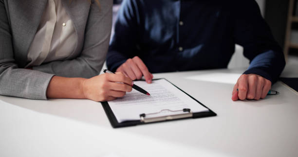 istock Lawyer Contract Mediation And Review 2019448151