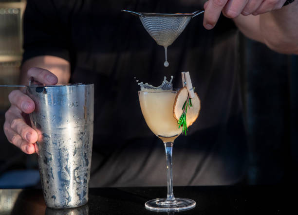 istock Action image of Autumn Spiced Pear Cocktail 2021028862