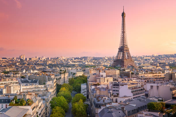 istock Cityscape of Paris 2021105371
