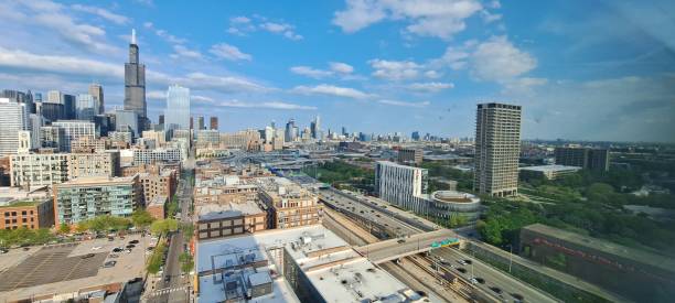 istock General View of Downtown Chicago 2021680352