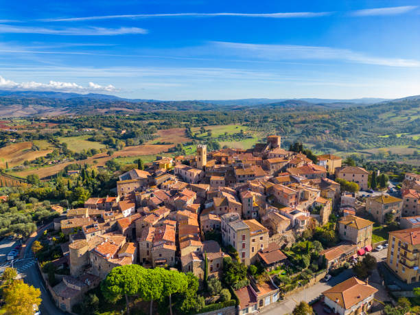 istock Montemerano, Tuscan medieval town 2021772070
