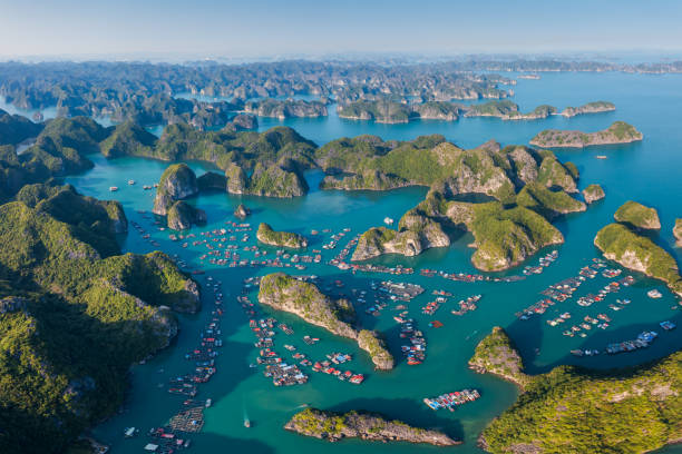 istock Ha Long Bay, Vietnam 2022380386